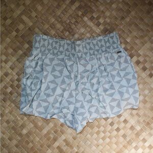 O'Neill Shorts

♡Women’s Size Small

♡Pre-Loved

♡No Stains/Major Imperfections